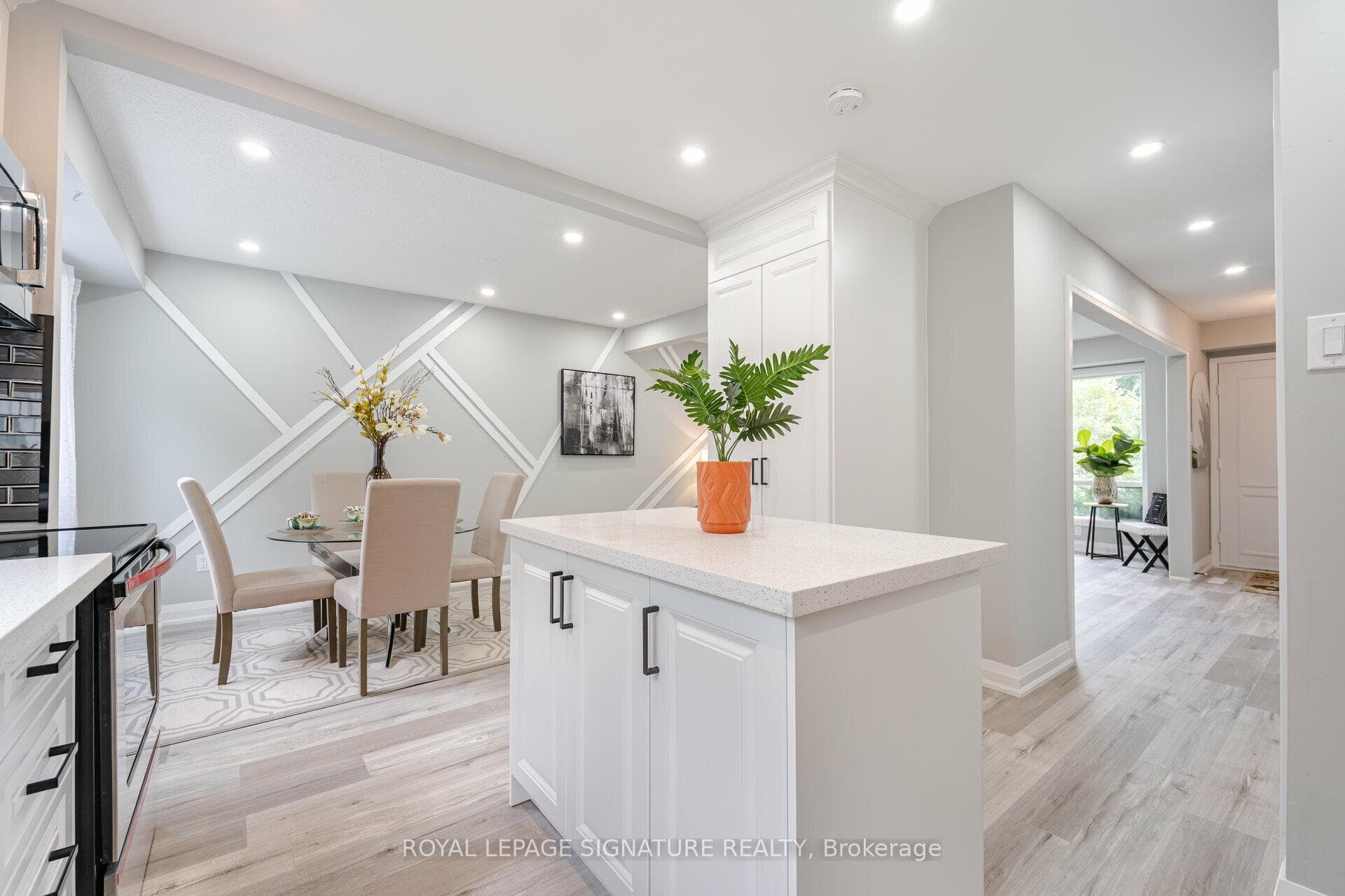 1299 Fenelon Crescent photo 13