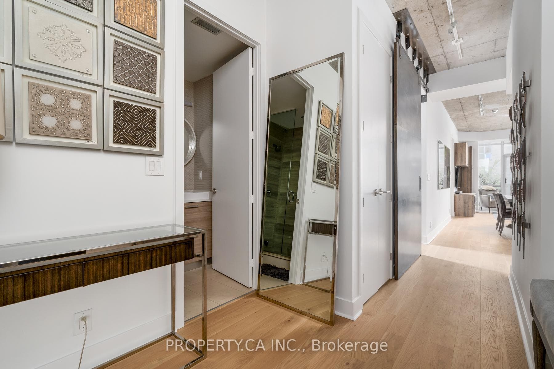 399 Adelaide Street Unit 805 photo 4