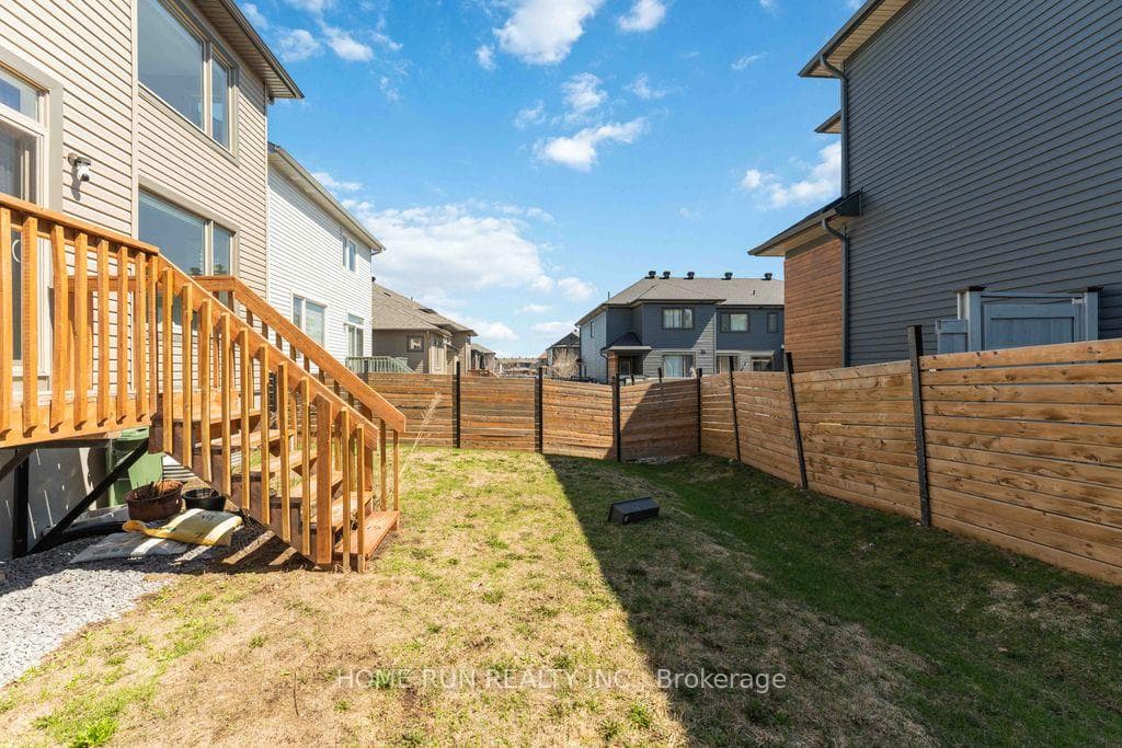 95 Shinny Avenue photo 44
