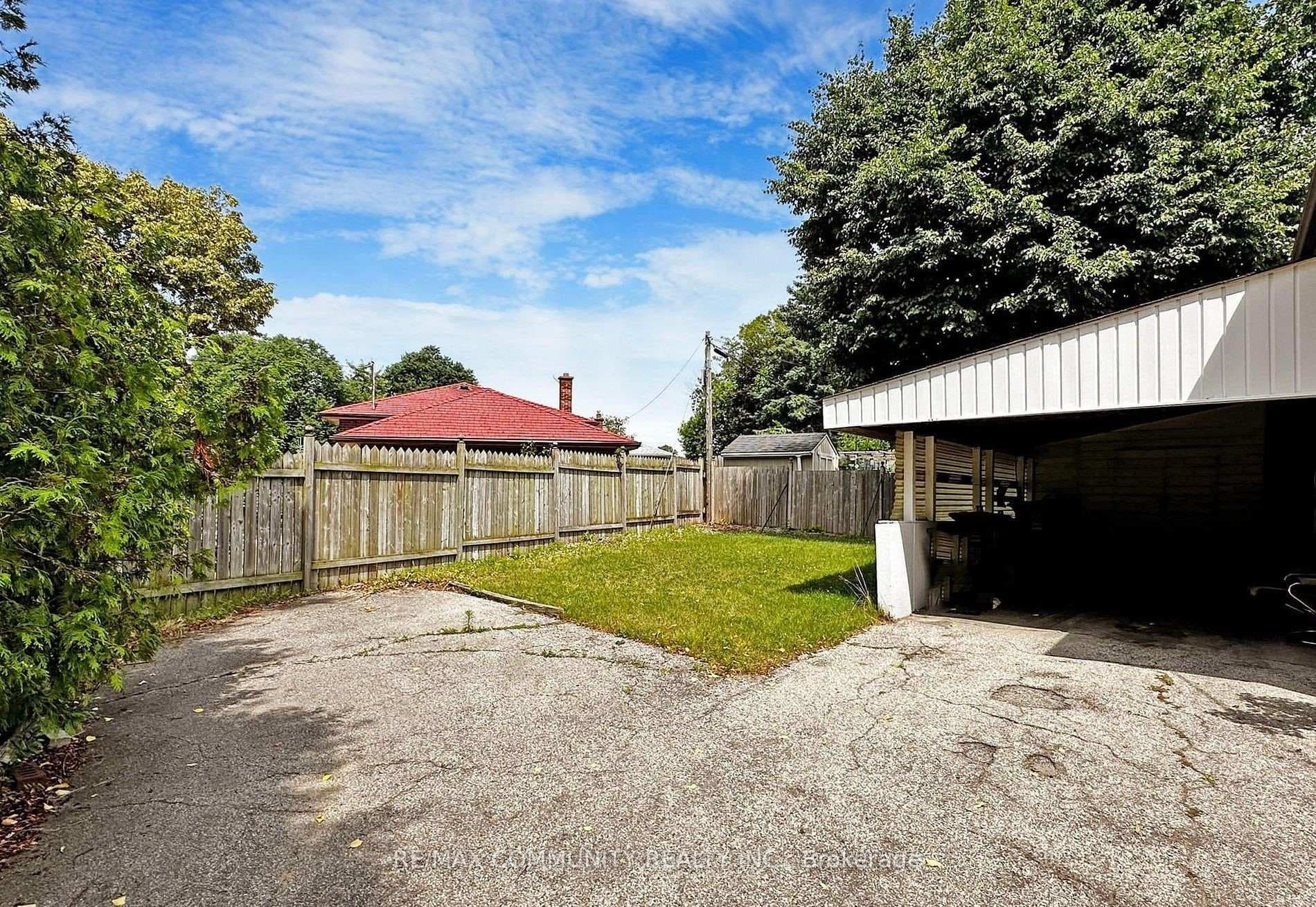 1 Applefield Drive Unit Main photo 23