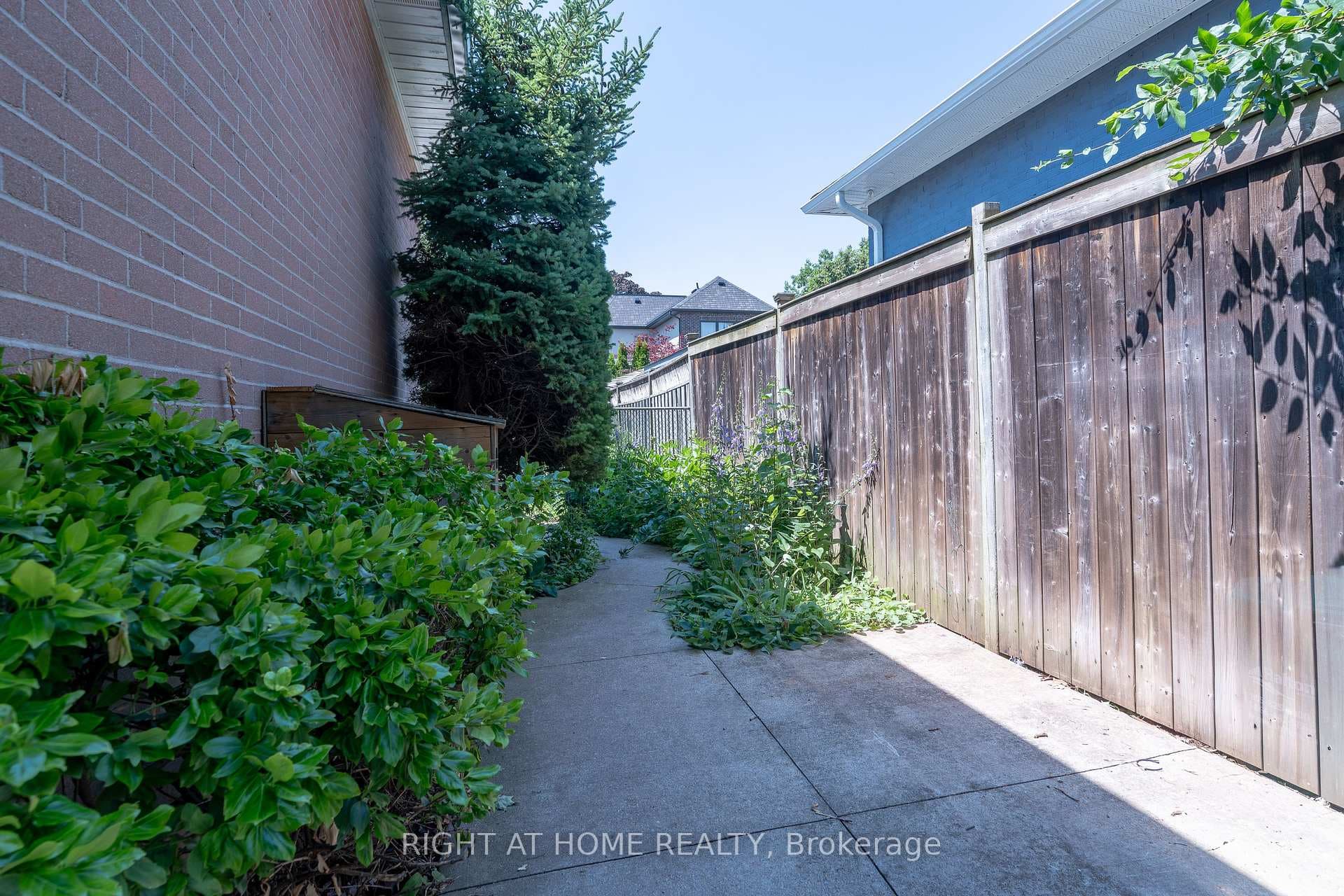 426 Seaton Drive photo 19
