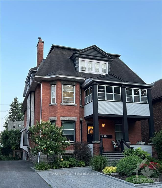 16 POWELL Avenue Unit 2 photo 1