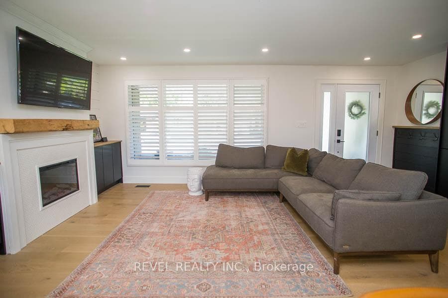 67 Farringford Drive photo 4