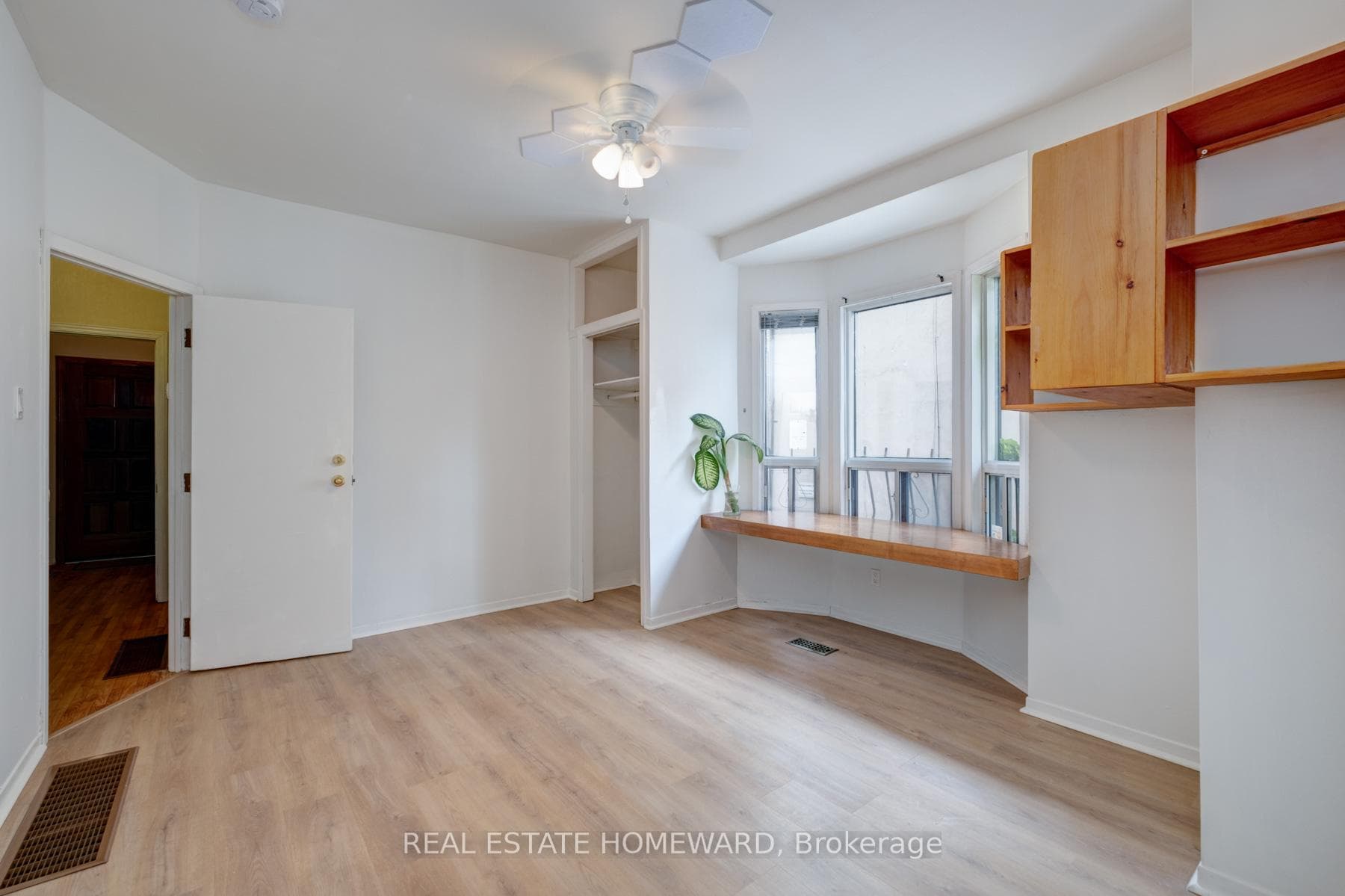 356 Dupont Street photo 4