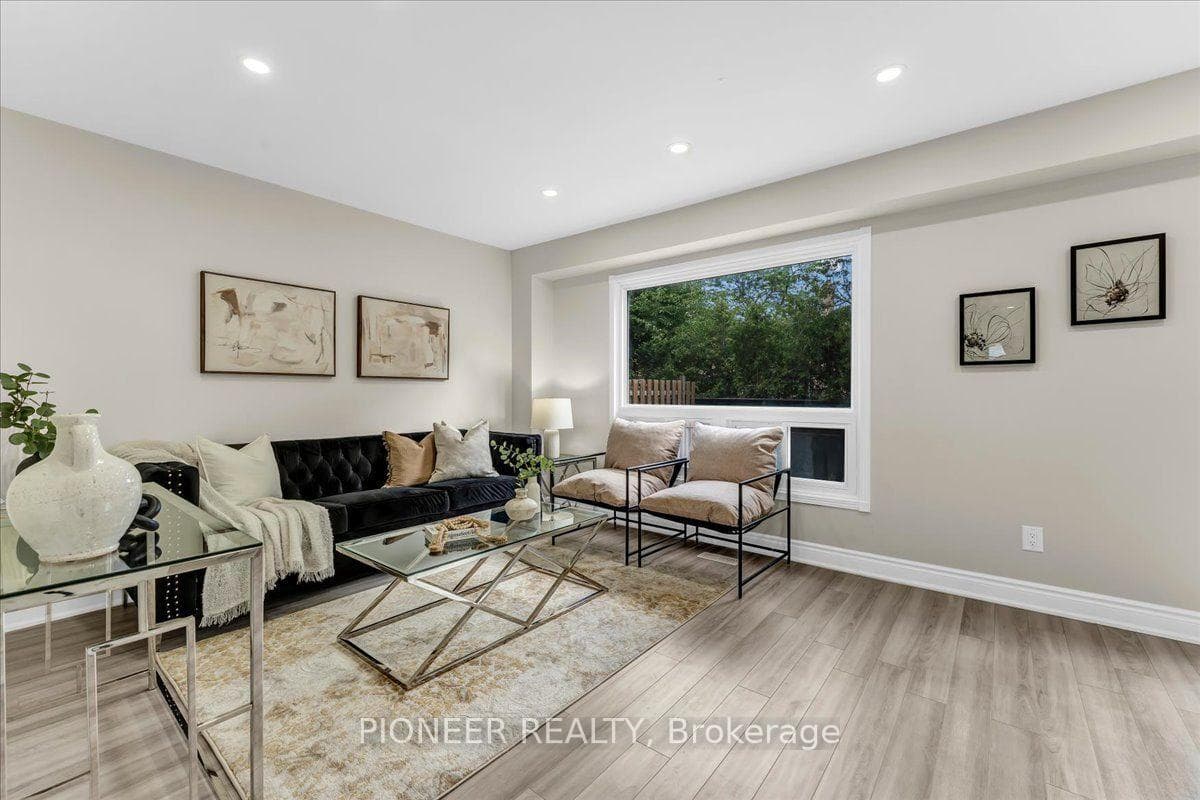 22 Wolverton Crescent photo 8