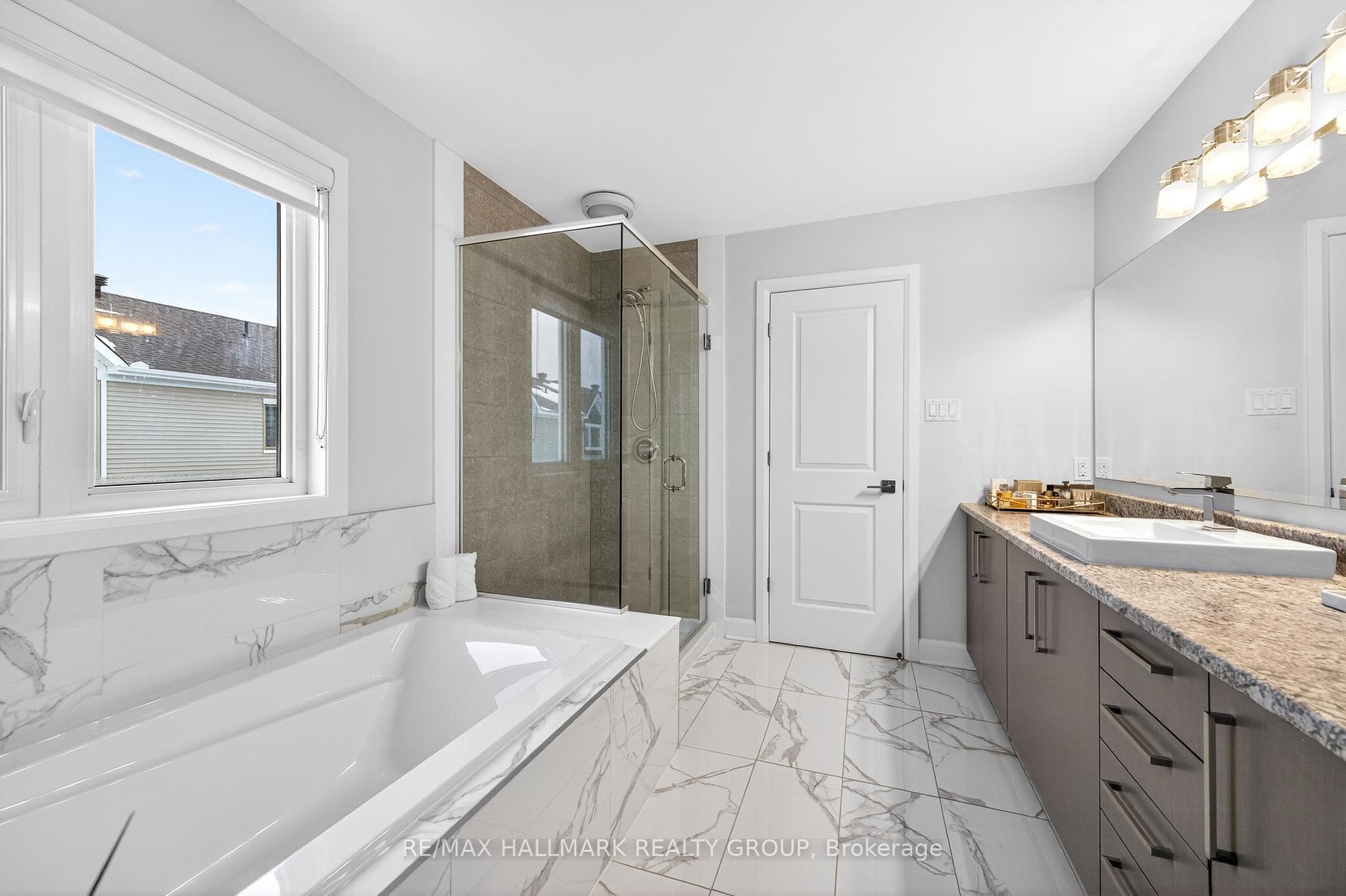 232 Aquarium Avenue photo 24