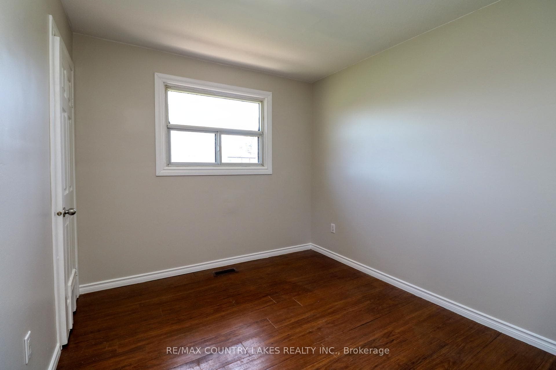 25035/7 Maple Beach Road photo 14