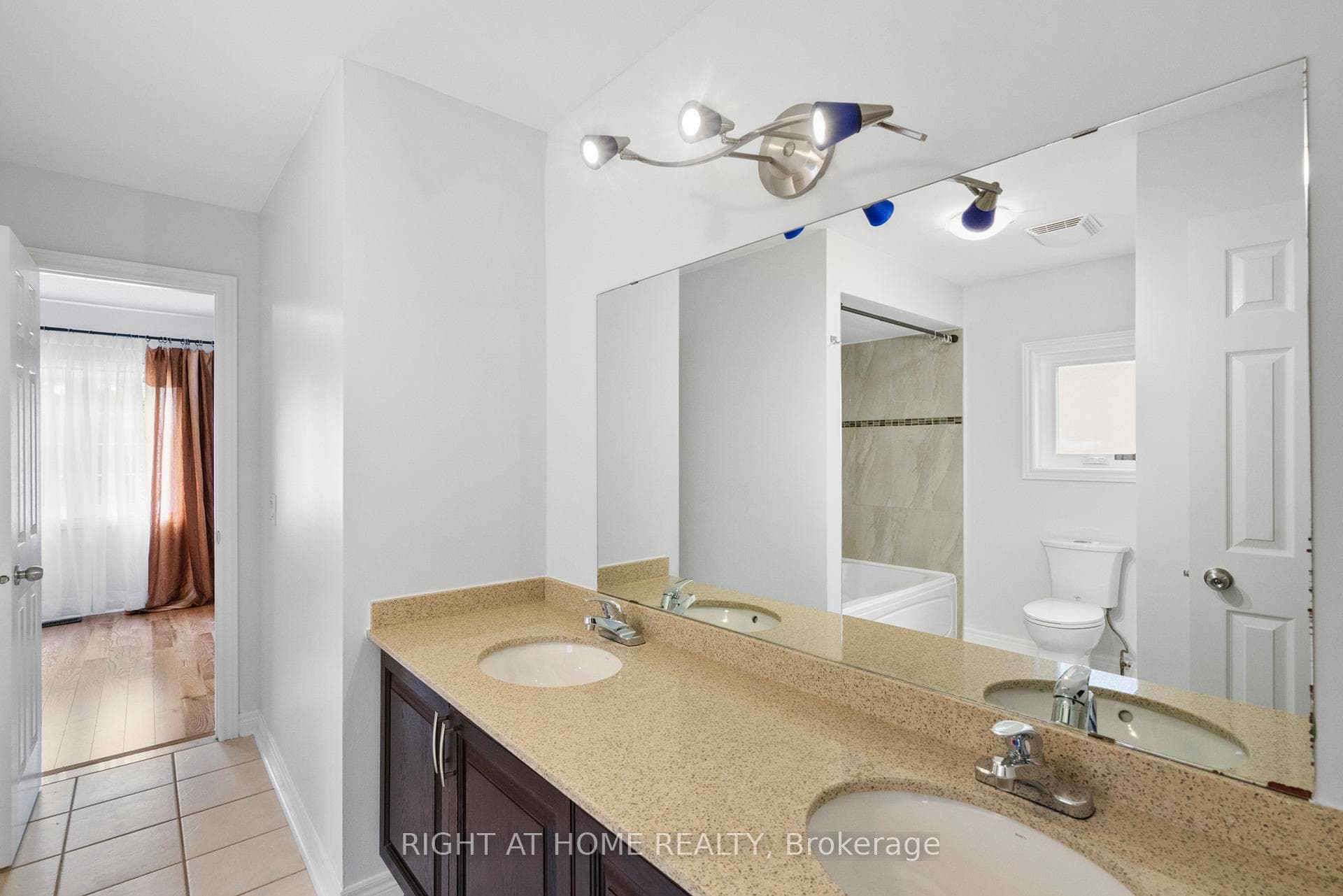 16 Sylwood Crescent photo 31