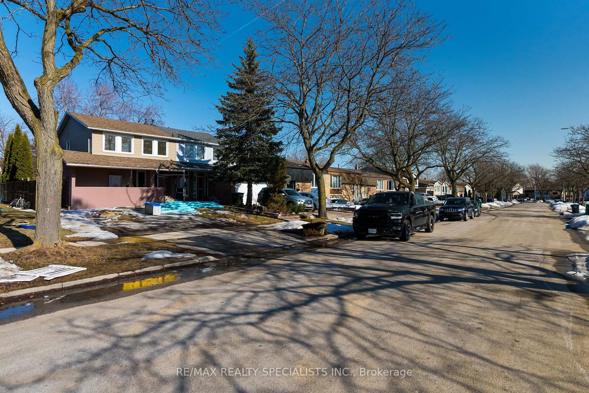 6419 Chaumont Crescent Unit Upper photo 1