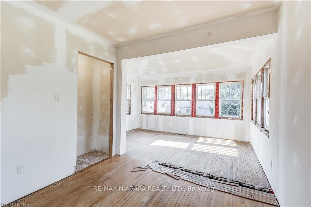 261 Ash Street photo 27