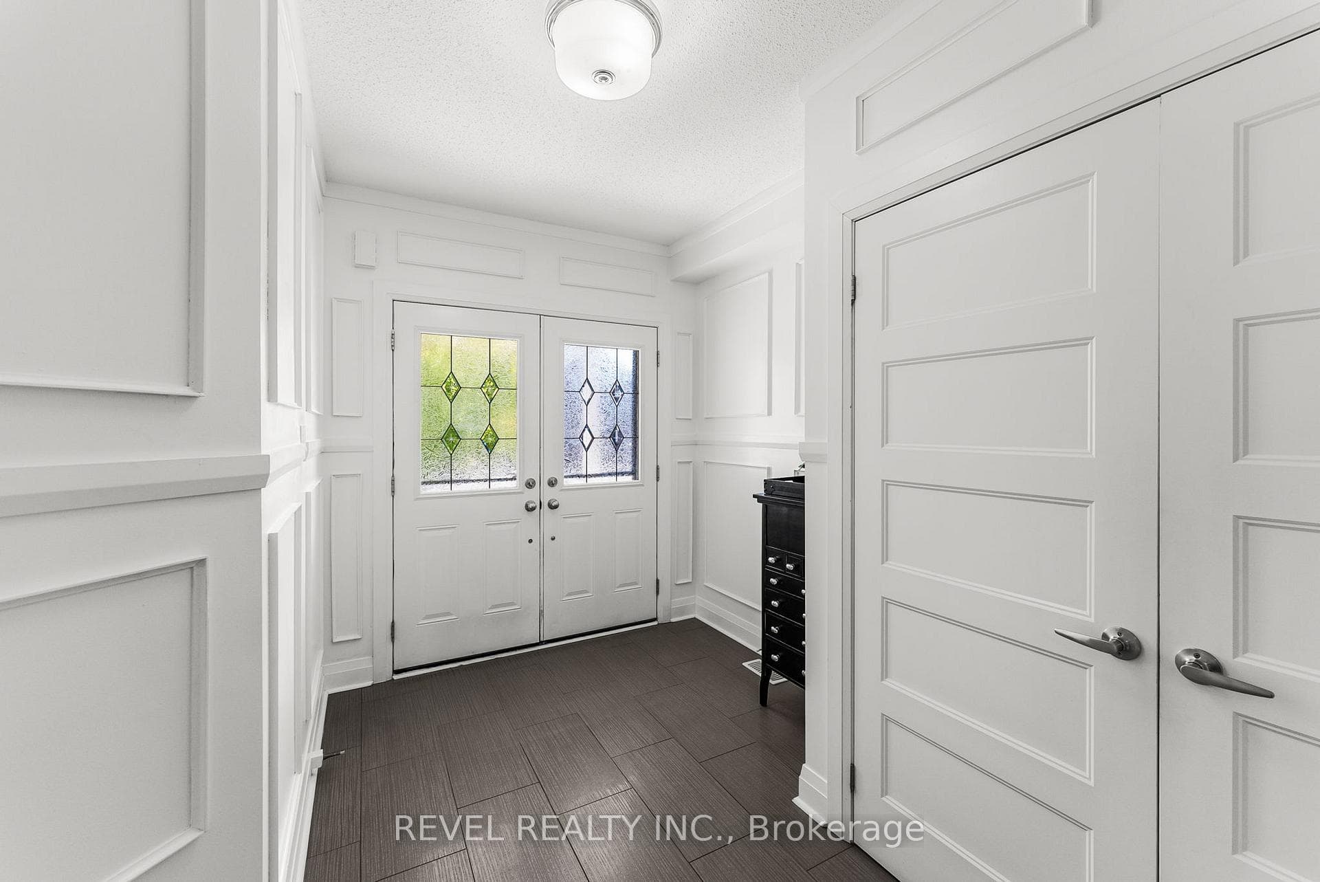 97 Sharplin Drive photo 2