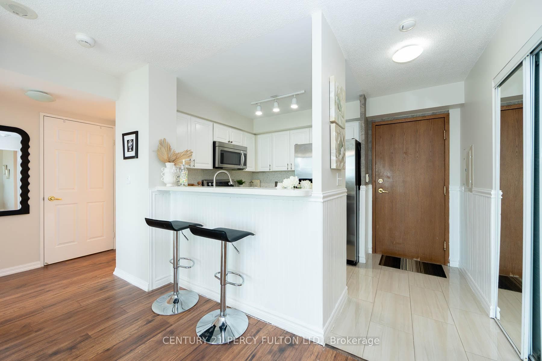11 Lee Centre Drive Unit 1210 photo 5