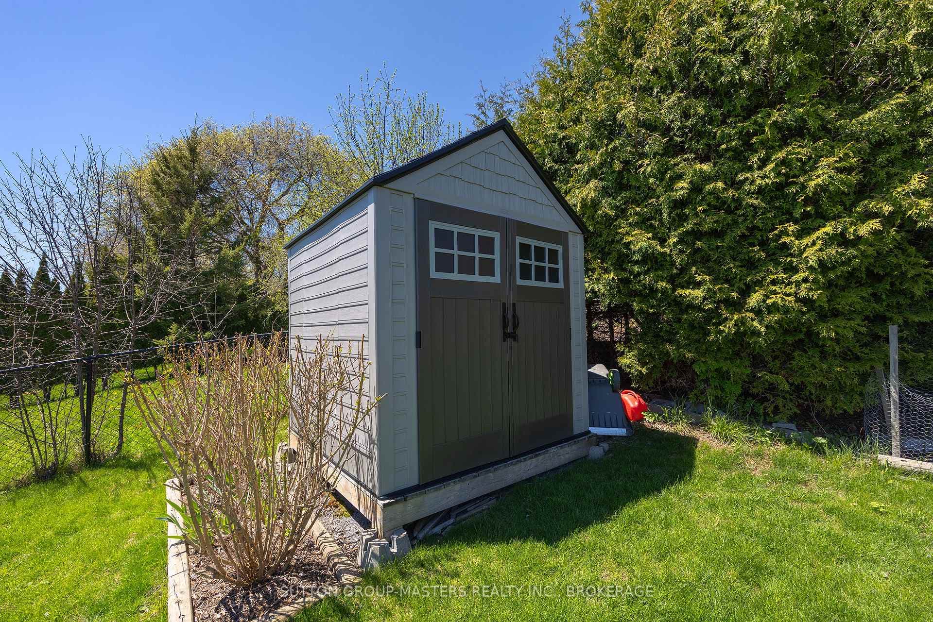 668 Melrose Street photo 42