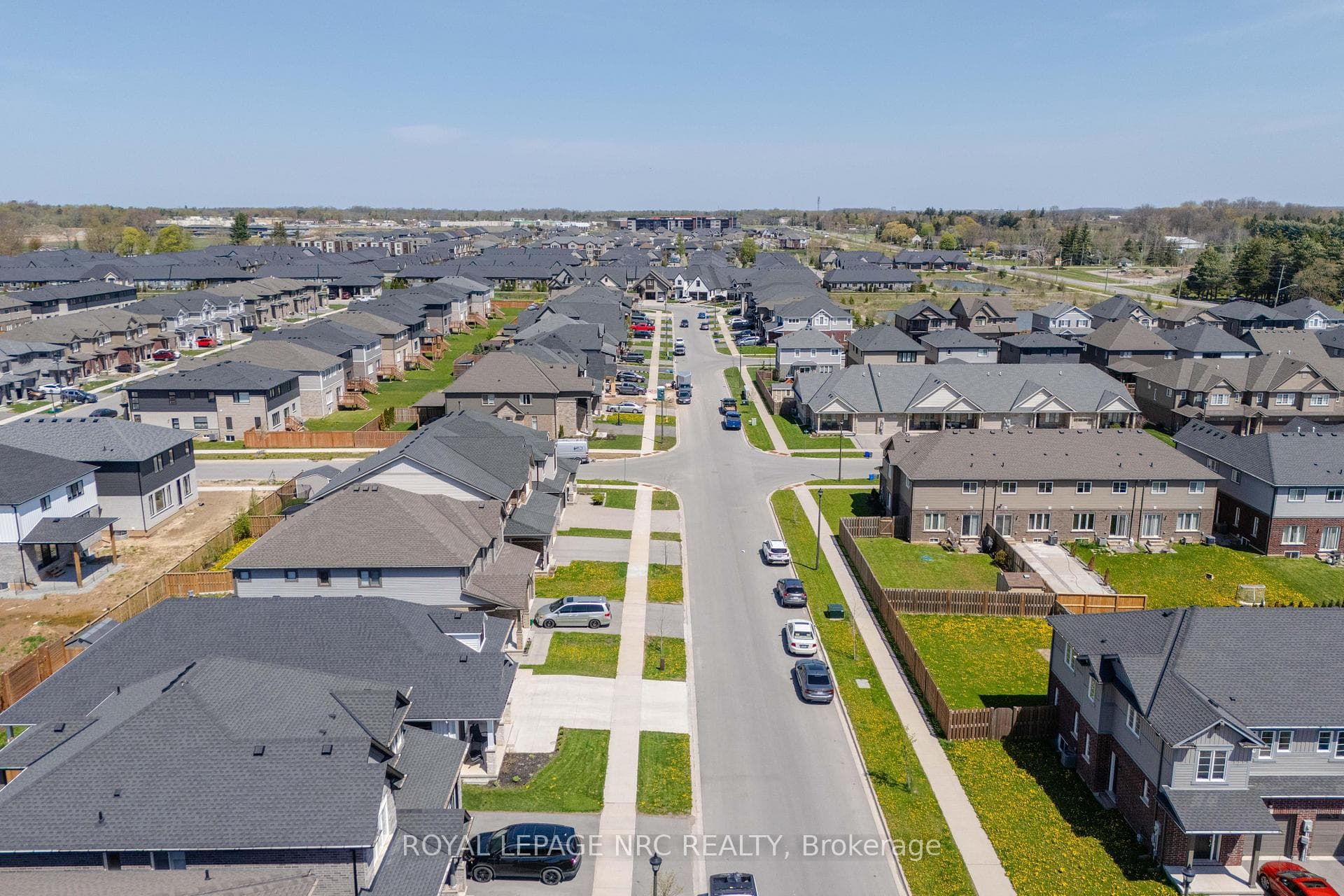 16 Swan Ave Avenue photo 8