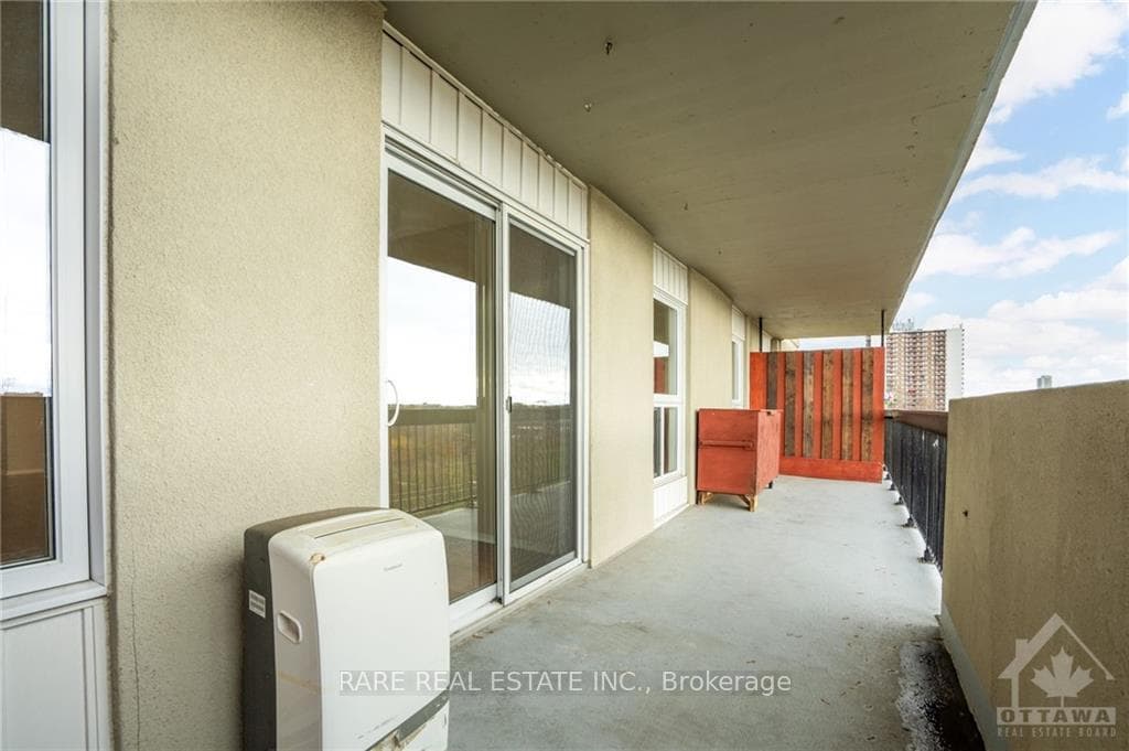 158C MCARTHUR Avenue Unit 709 photo 22