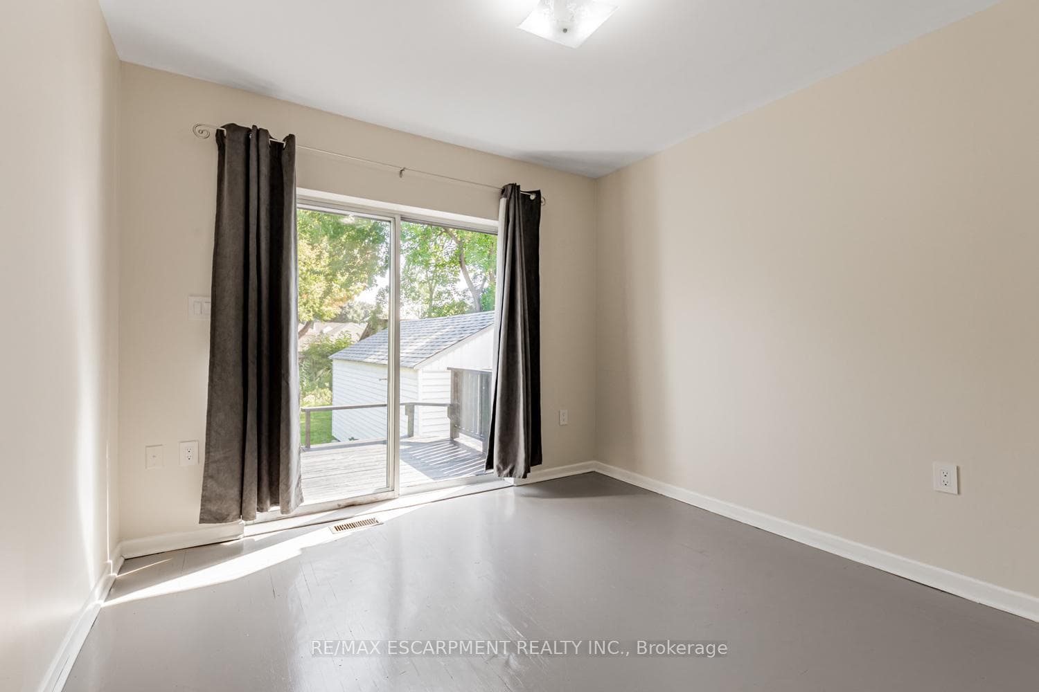 19 Stock Ave - 2nd Bed