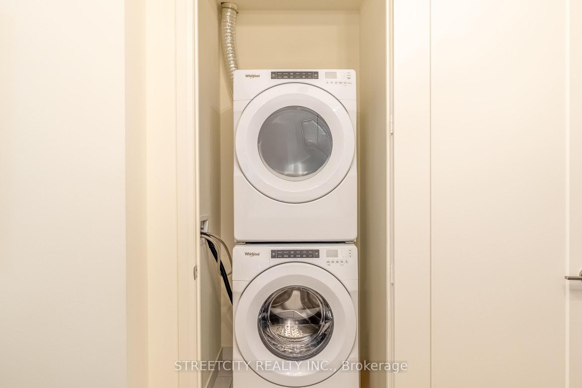 9000 Jane Street Unit 2514 photo 18