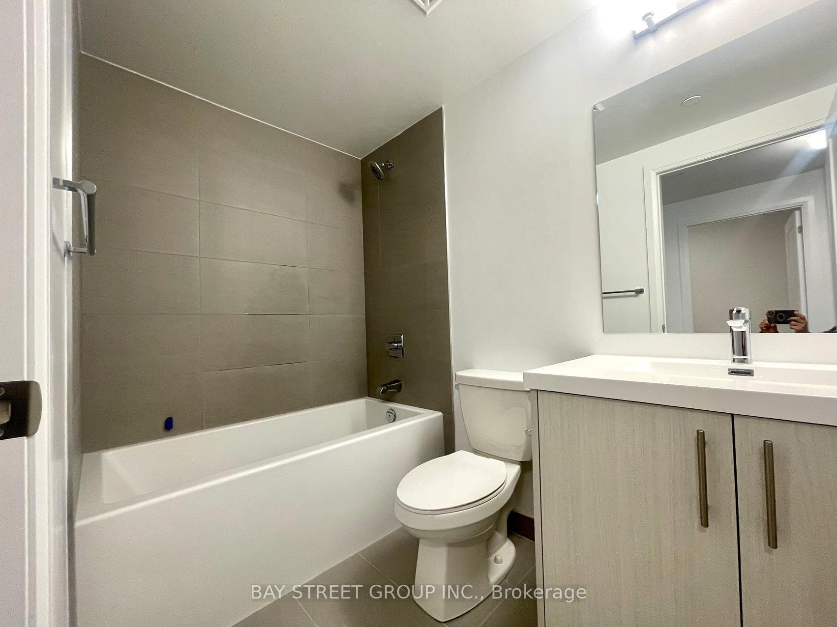 286 Main Street Unit 2406 photo 11