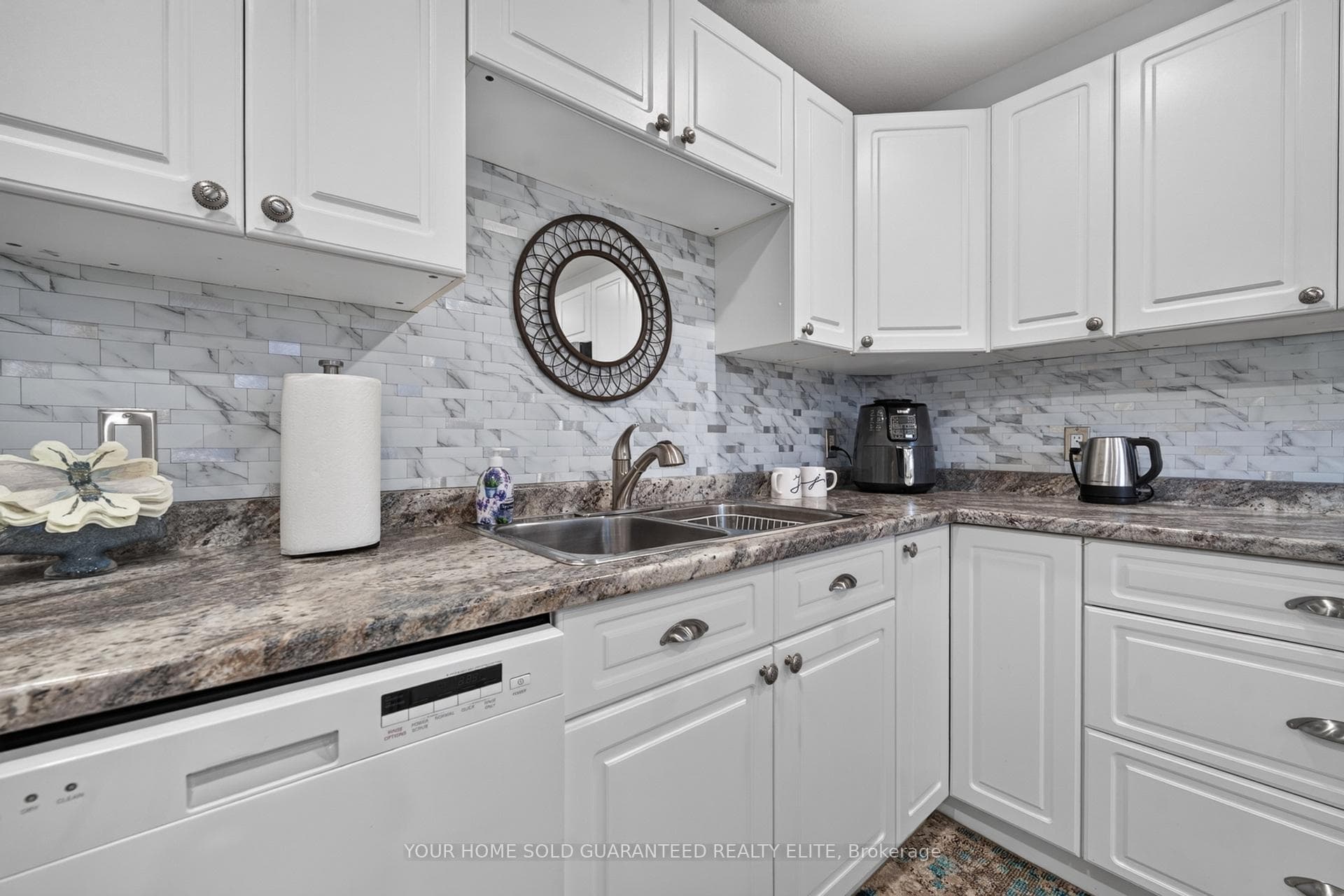213 Margaret Street photo 24
