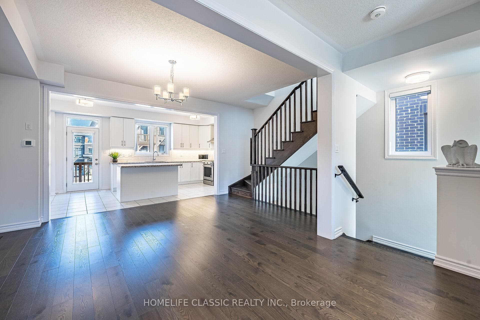 57 Douet Lane photo 9