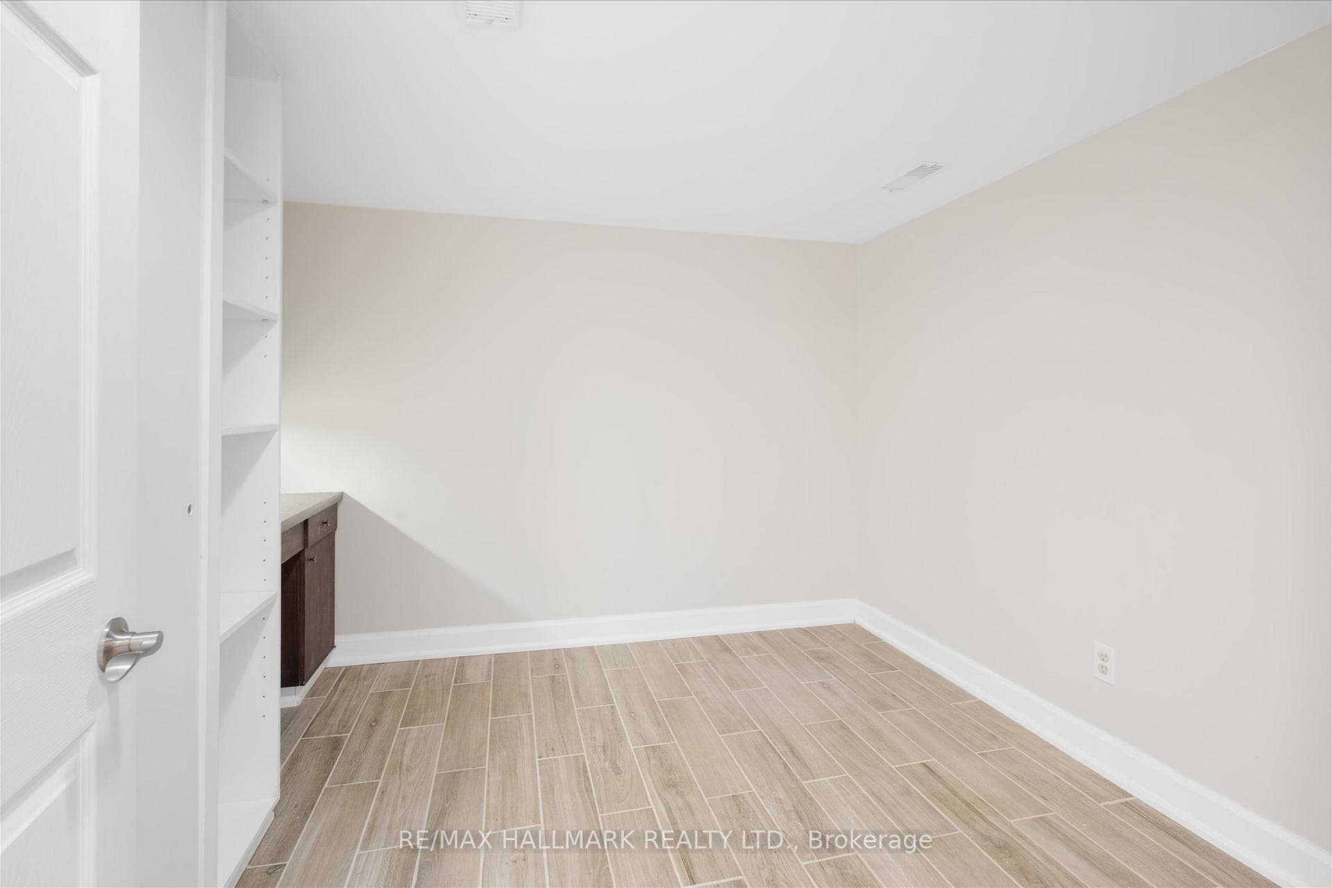 44 Dignam Court photo 33