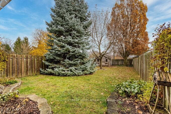 554 Dansbury Drive photo 36