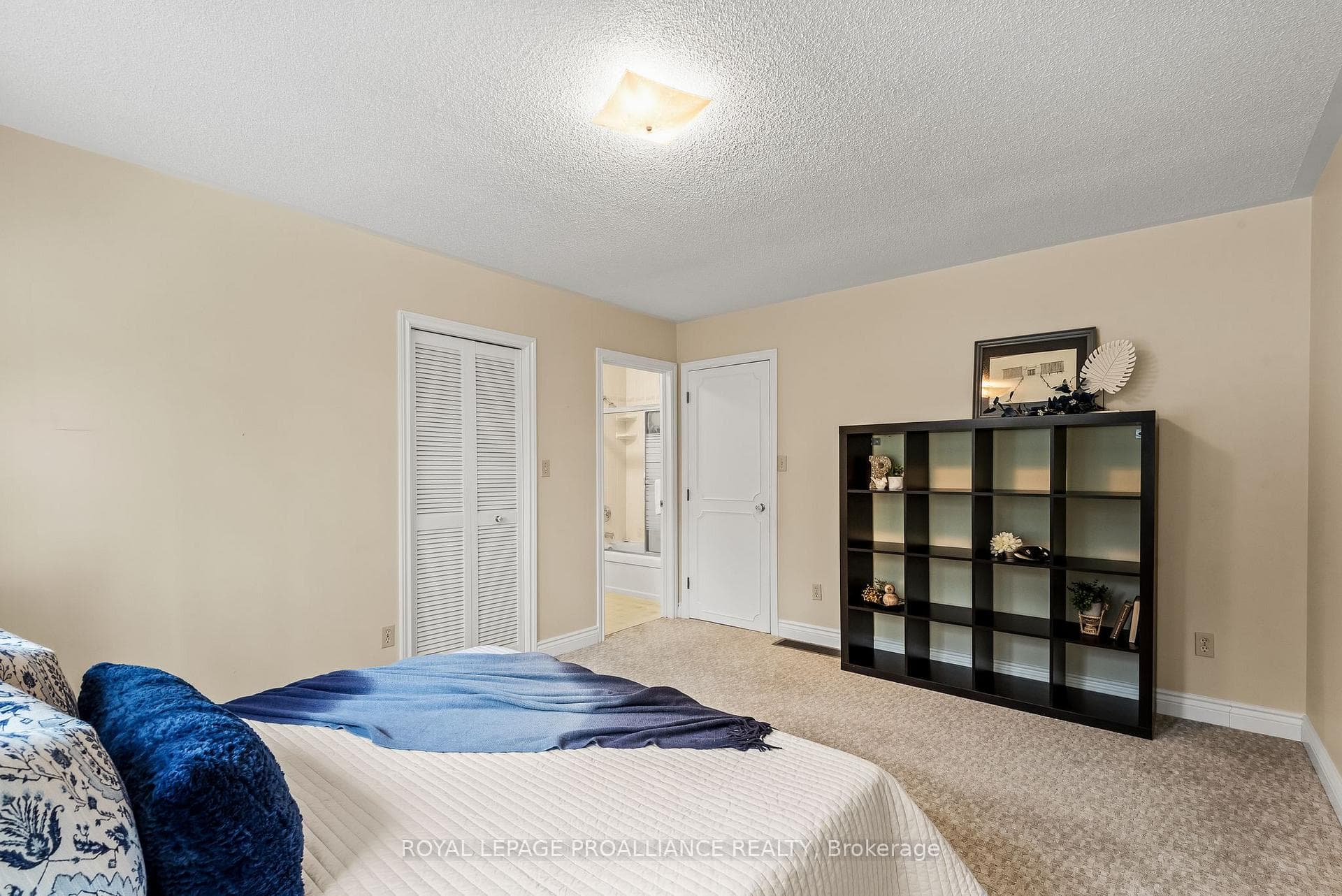 2 Lakeview Heights photo 32