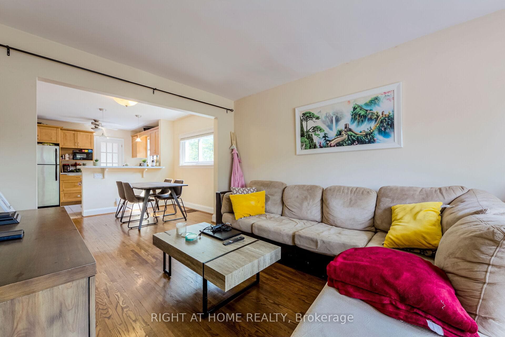 32 Florens Avenue photo 8