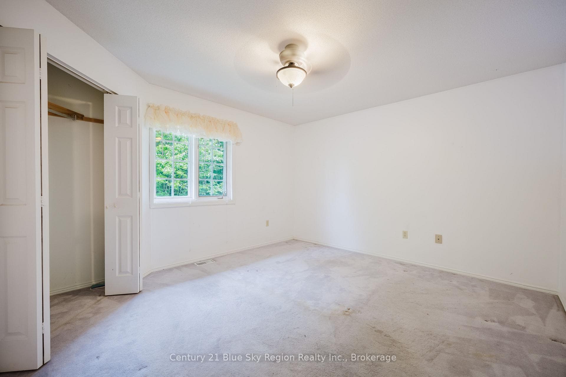 69 Waukegan Road photo 19