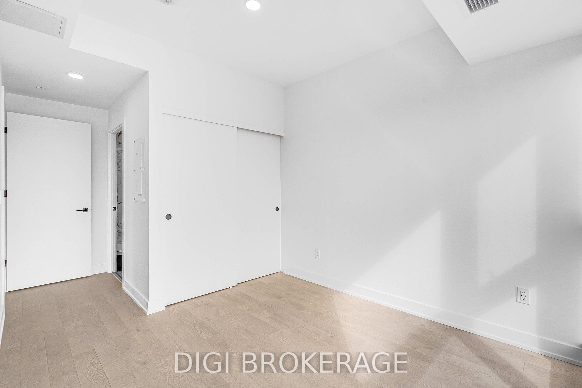 560 Rideau Street Unit 907 photo 15