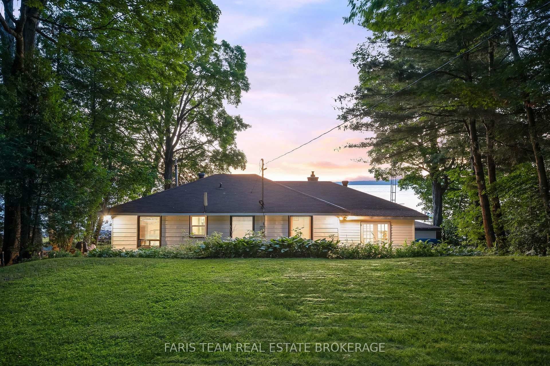 1697 Champlain Road photo 1