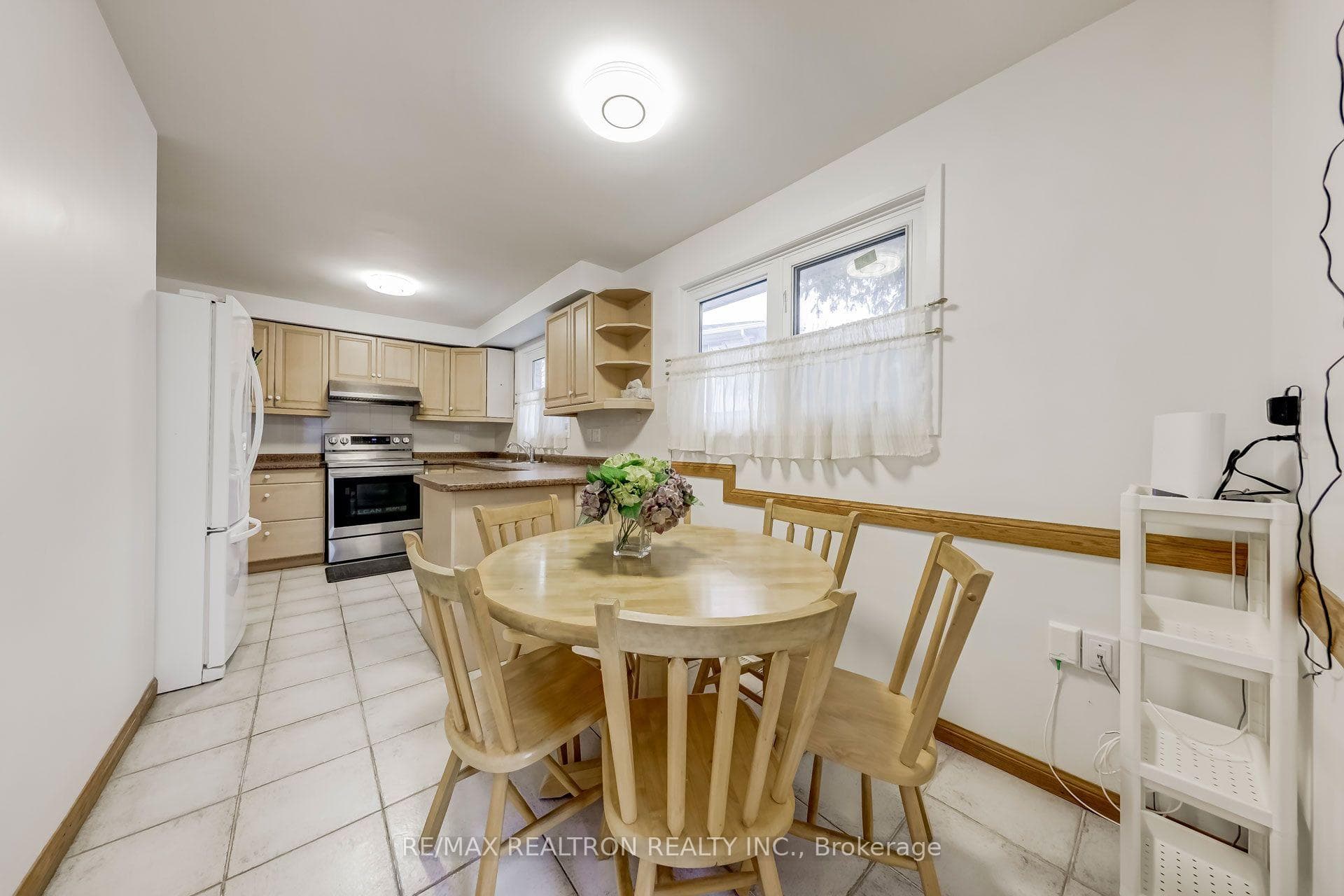 45 Harrington Crescent photo 6