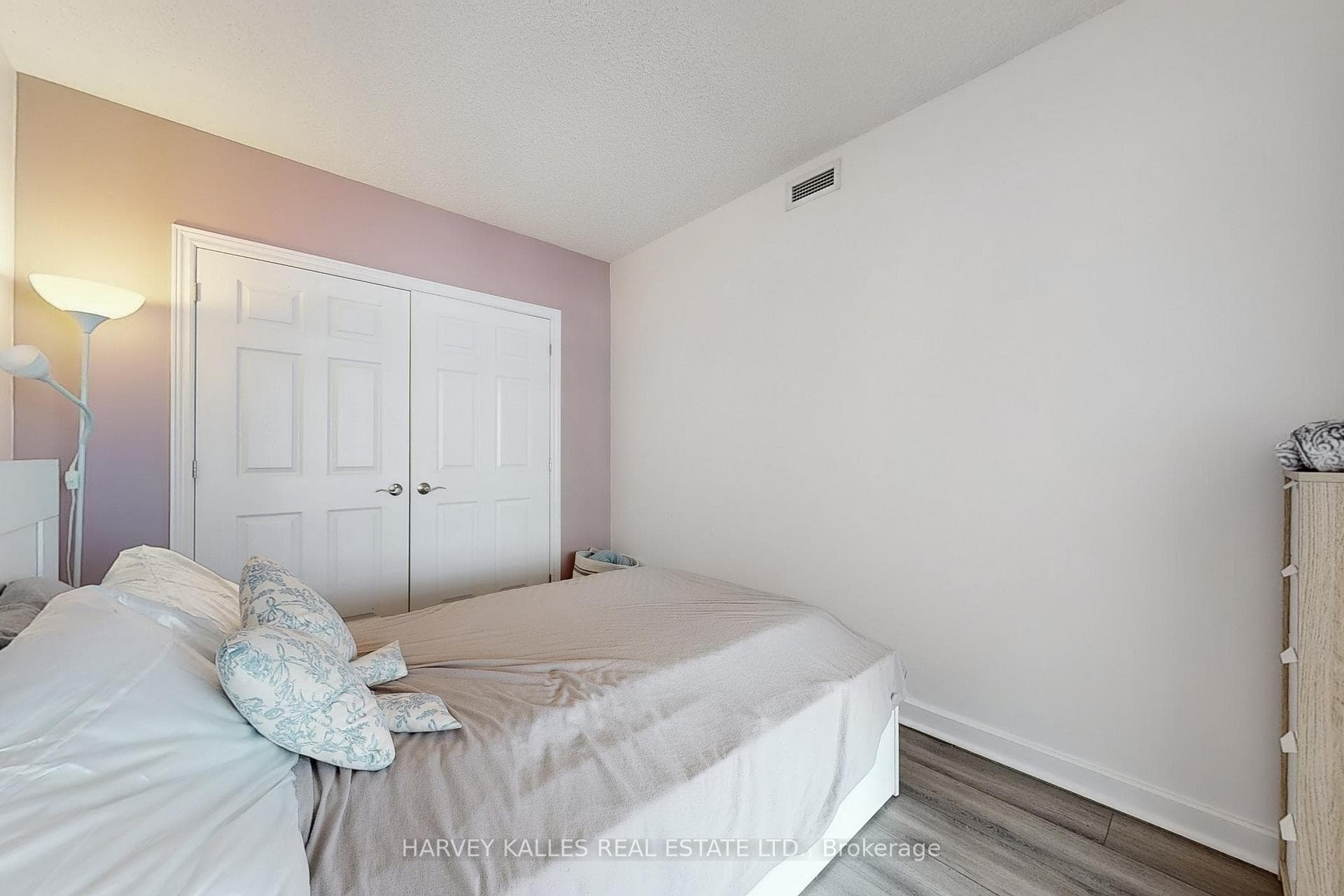 350 Wellington Street Unit 319 photo 22