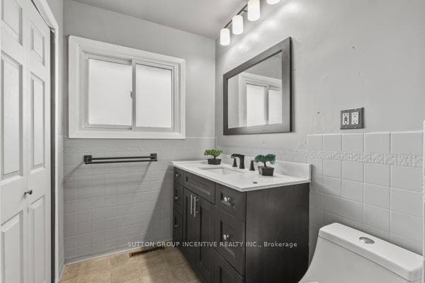 2 Hendershot Avenue photo 24