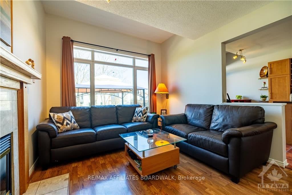 109 MCCURDY Drive photo 12