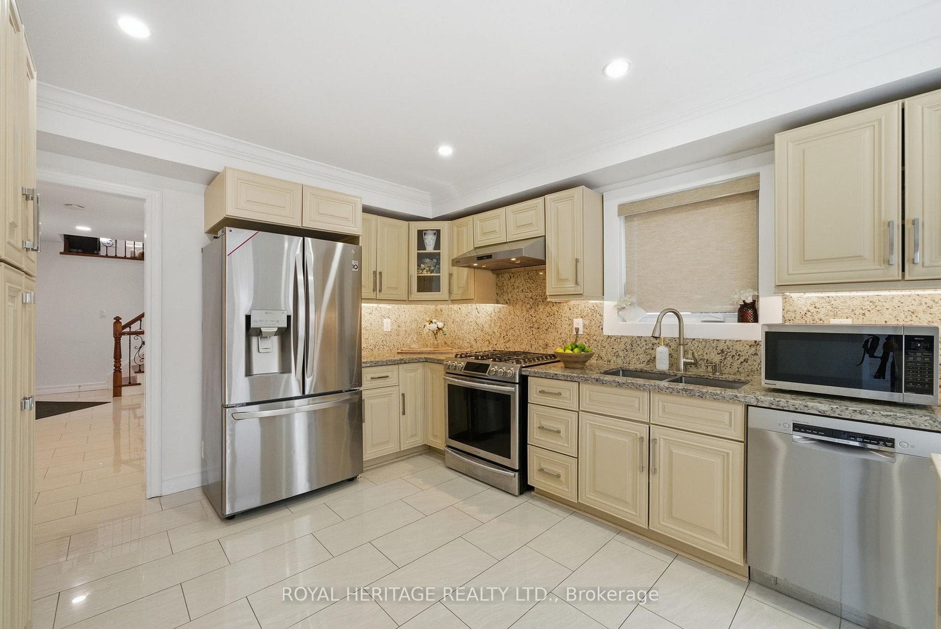 2201 Wildwood Crescent photo 19