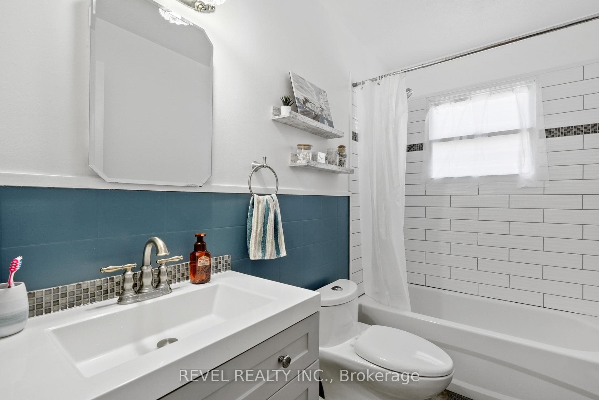 245 Caroline Street photo 13