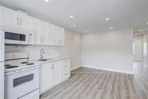 1822 Dufferin Street Unit Upper photo 2