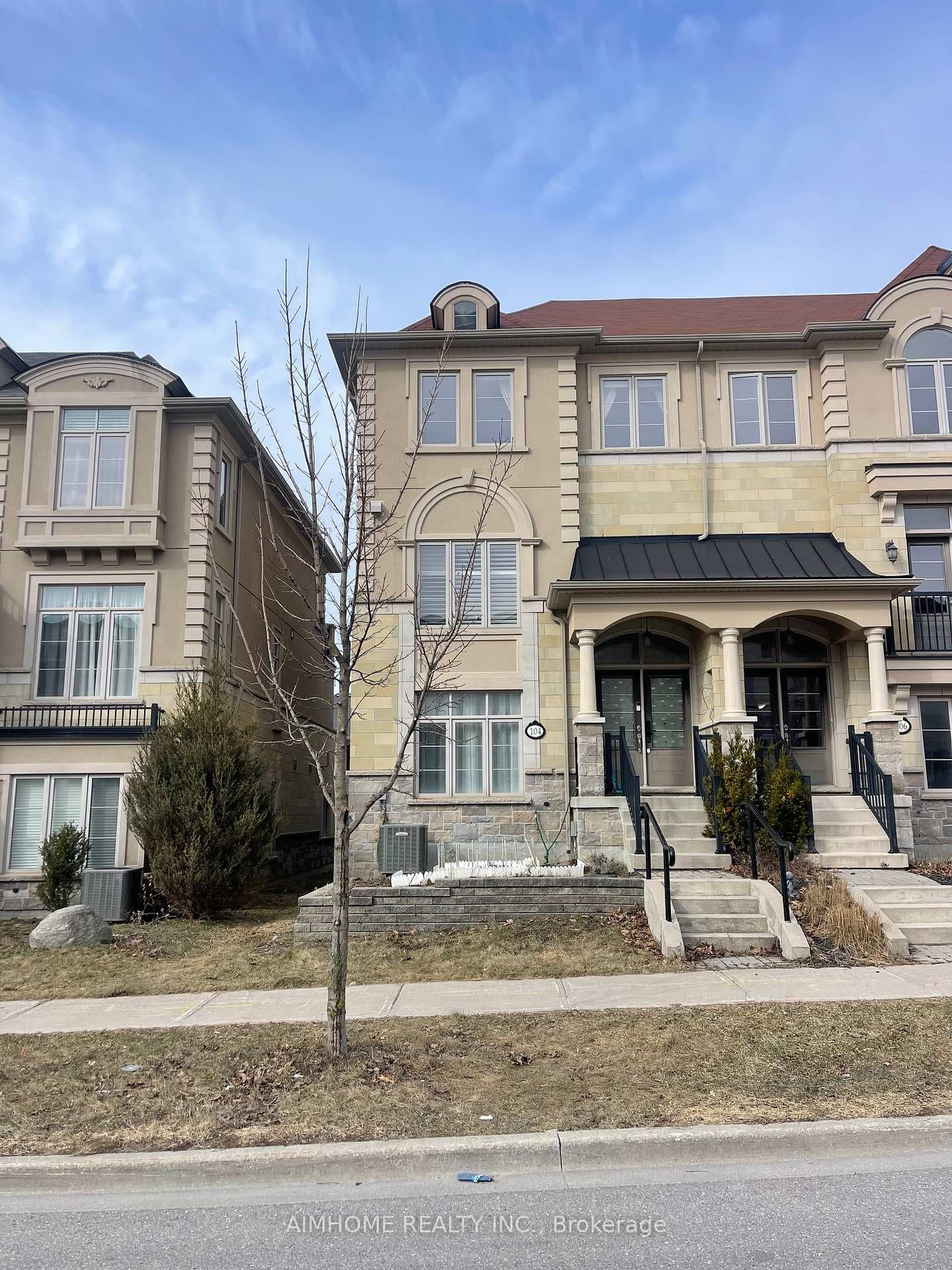 104 Grand Trunk Avenue photo 2