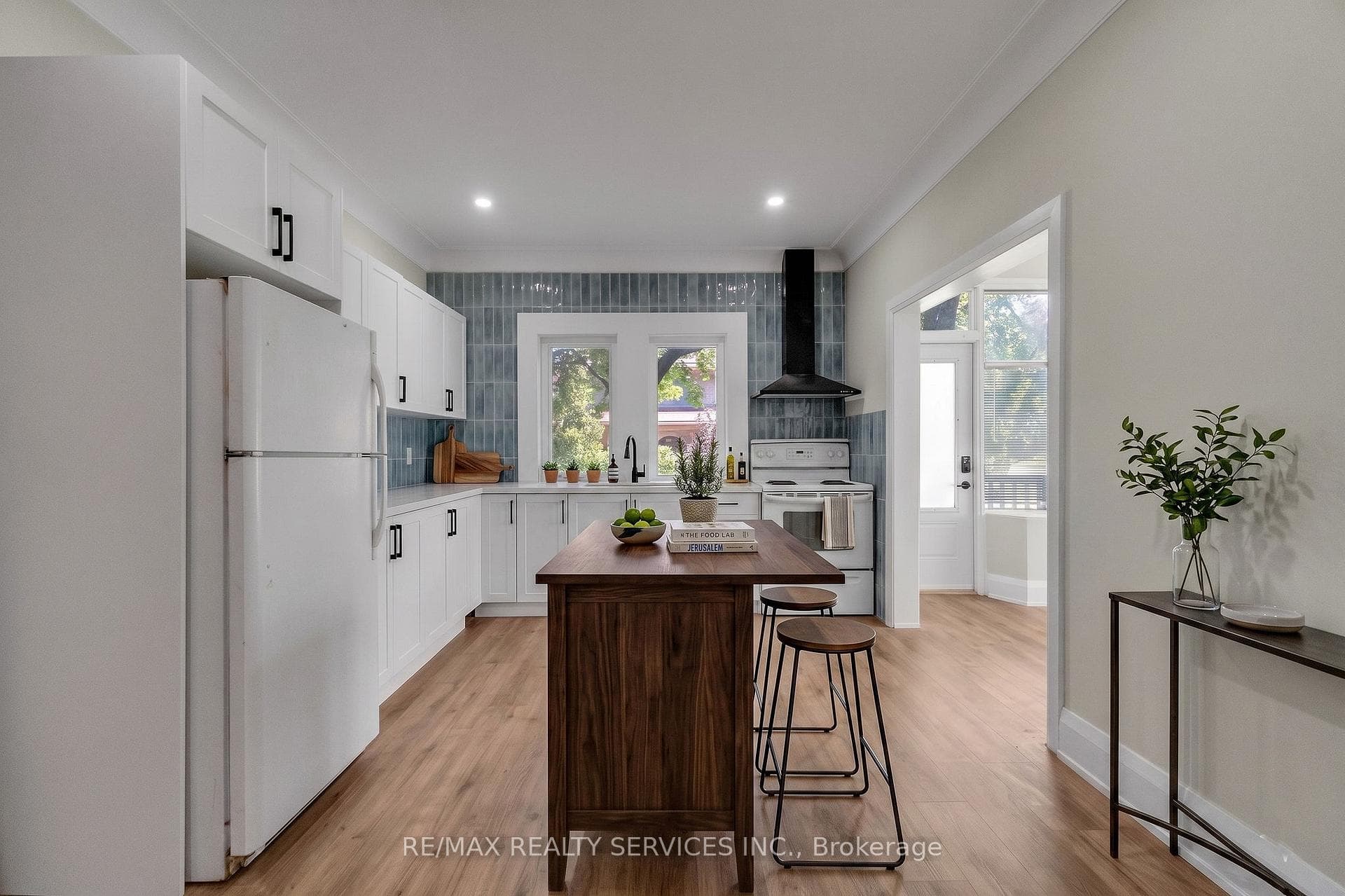 939 Beach Boulevard Unit 2 photo 6