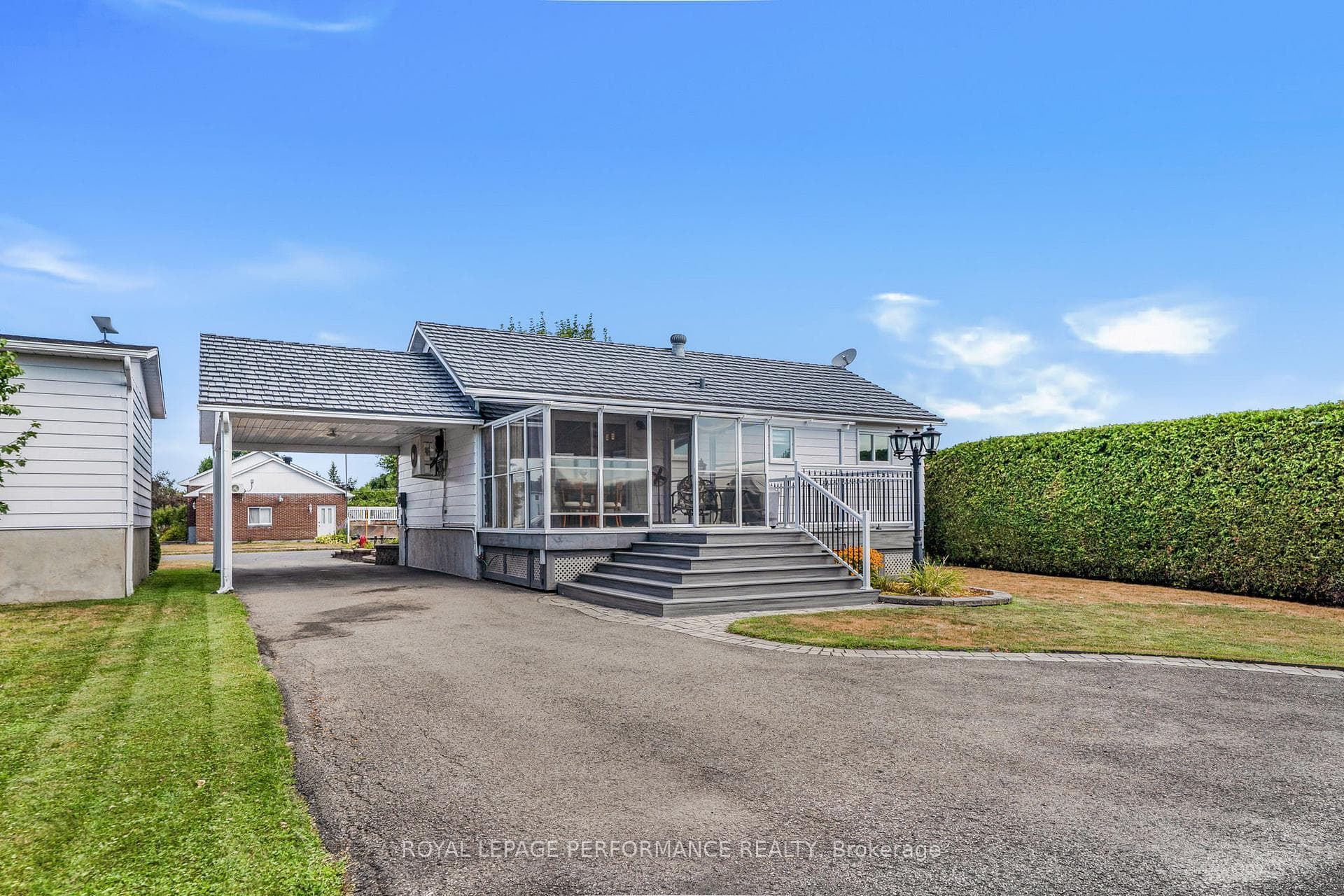 803 Victoria Street photo 24