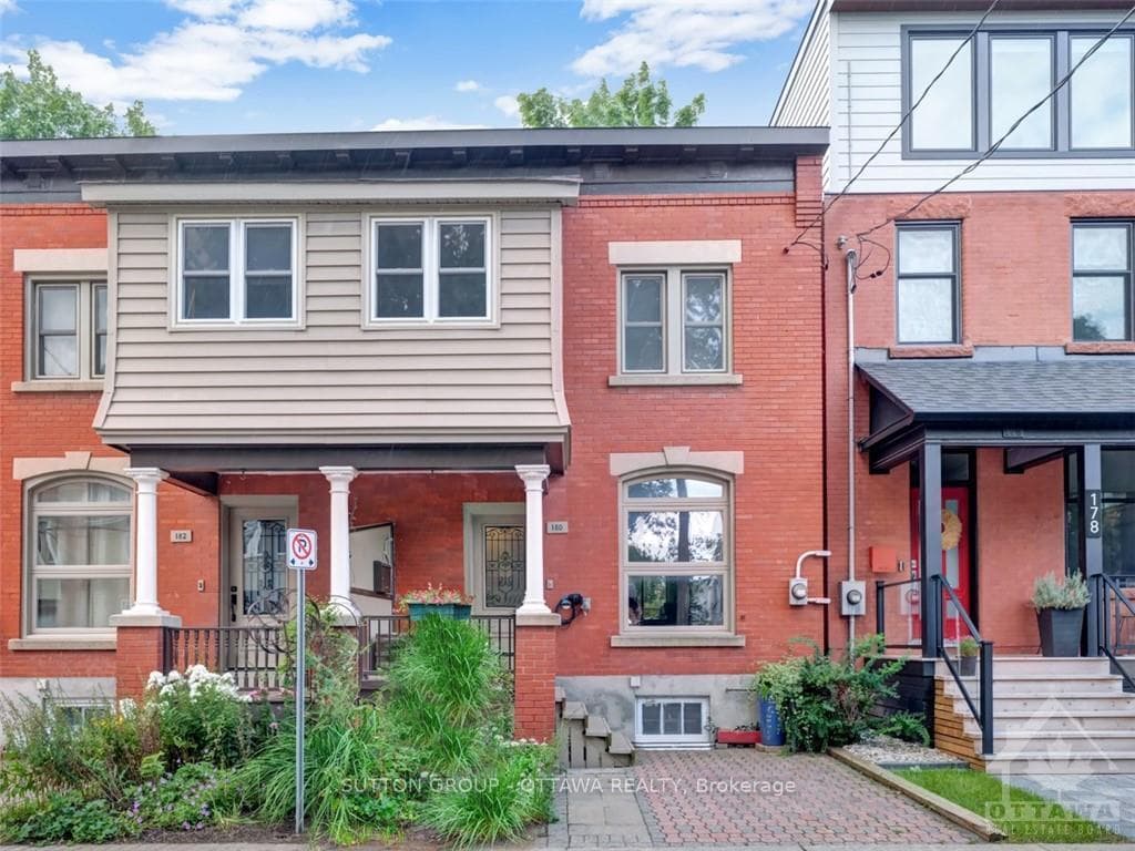 180 MCGILLIVRAY Street photo 1
