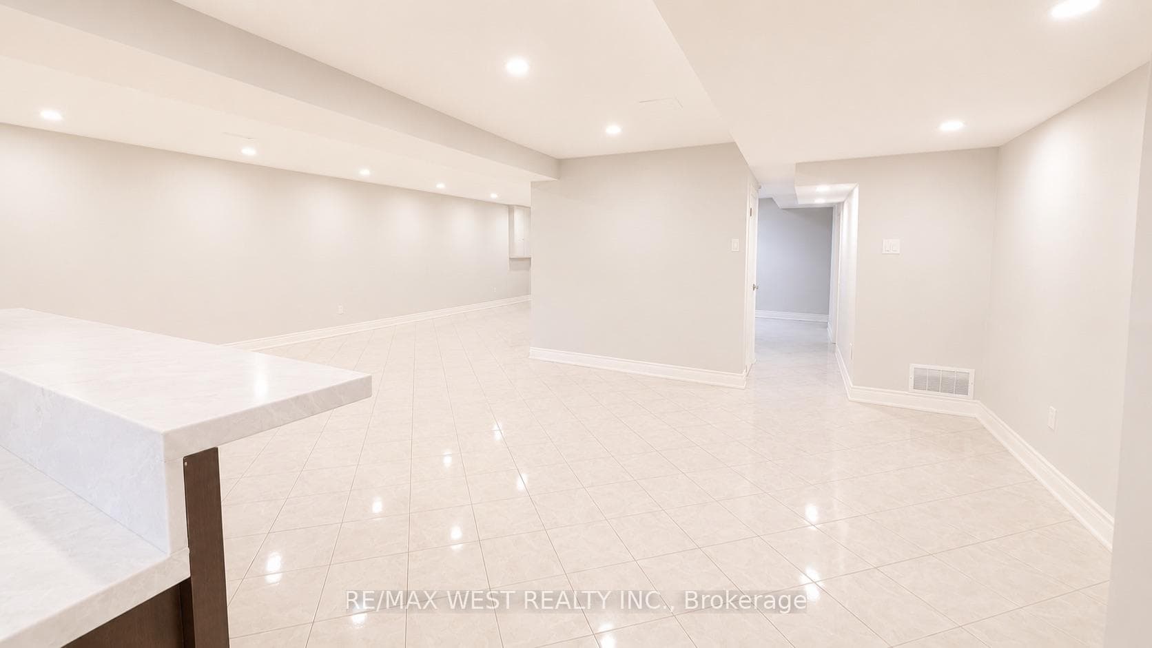 65 Foch Avenue photo 24