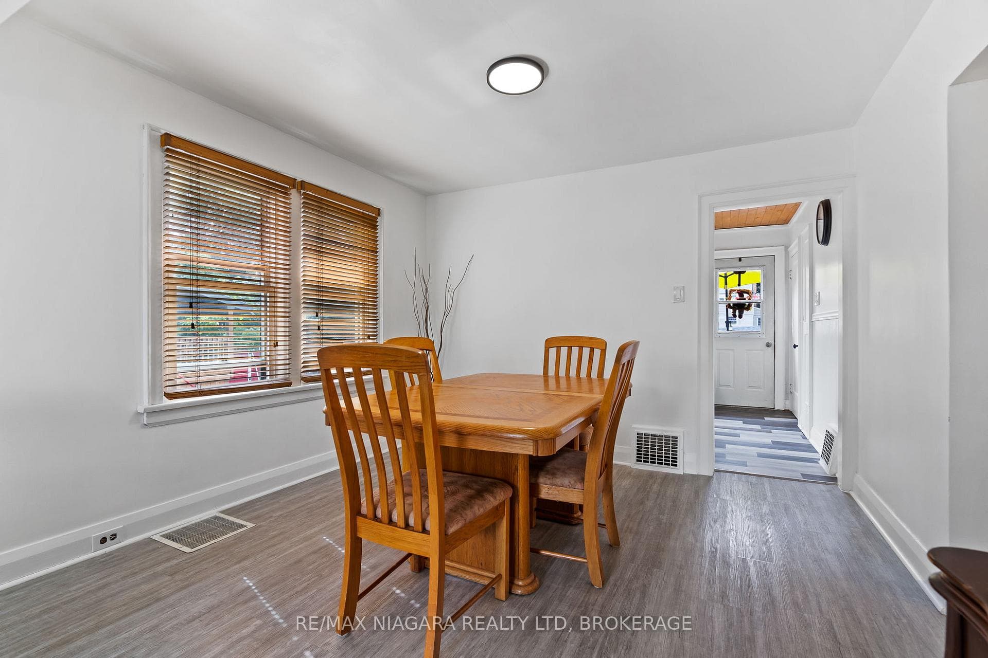94 Clare Avenue photo 6