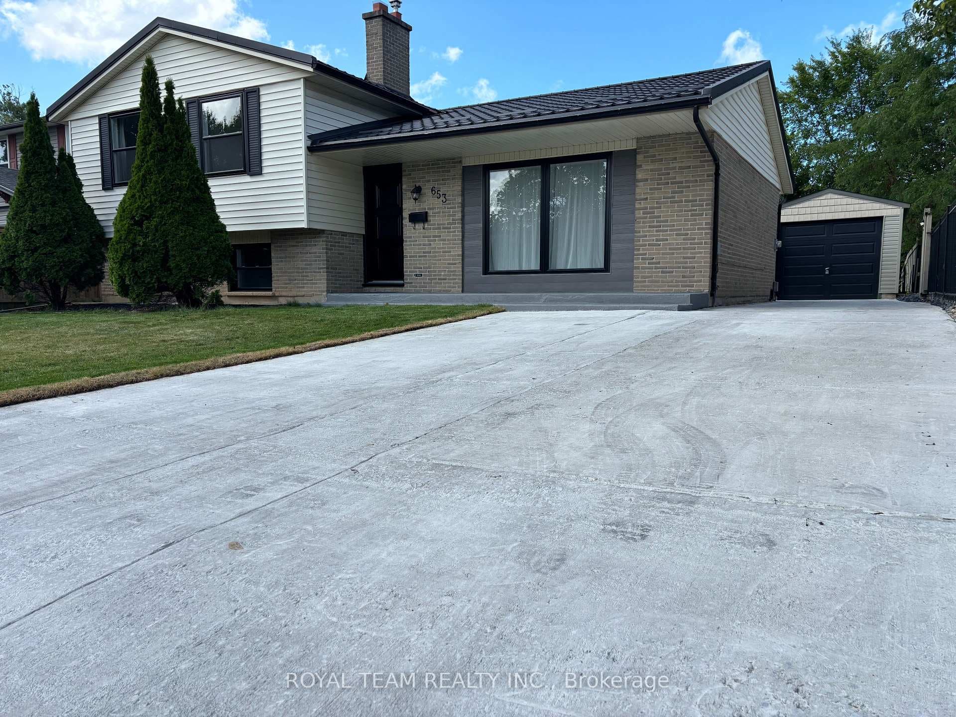 653 Steeplechase Drive photo 1