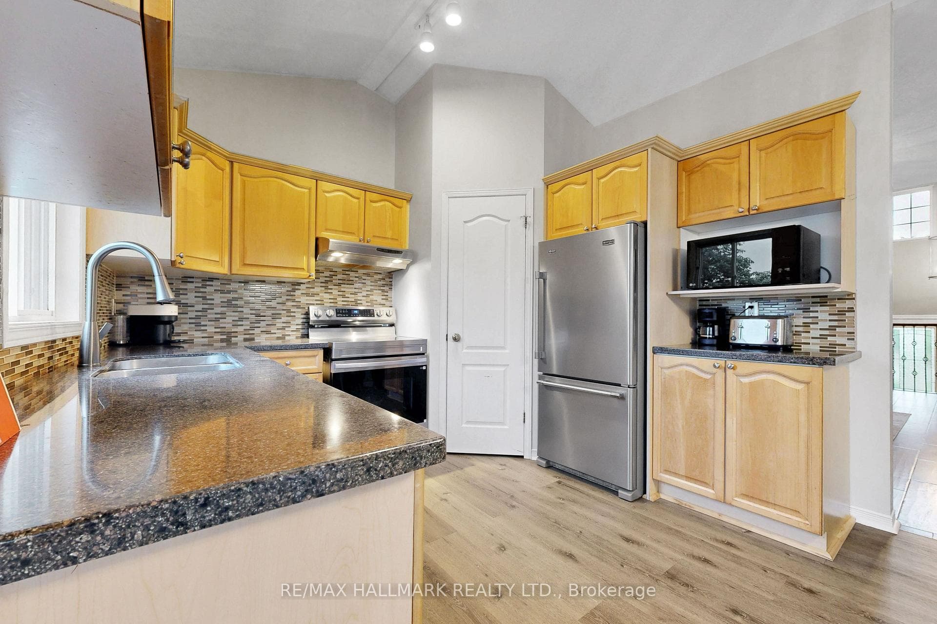 71 Hunter Road photo 18