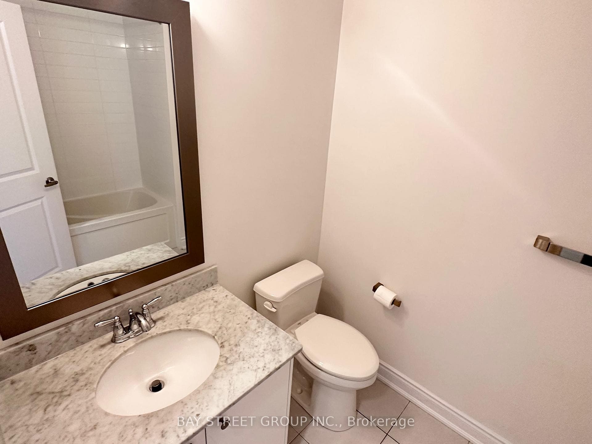 2172 Trafalgar Road Unit #21 photo 14