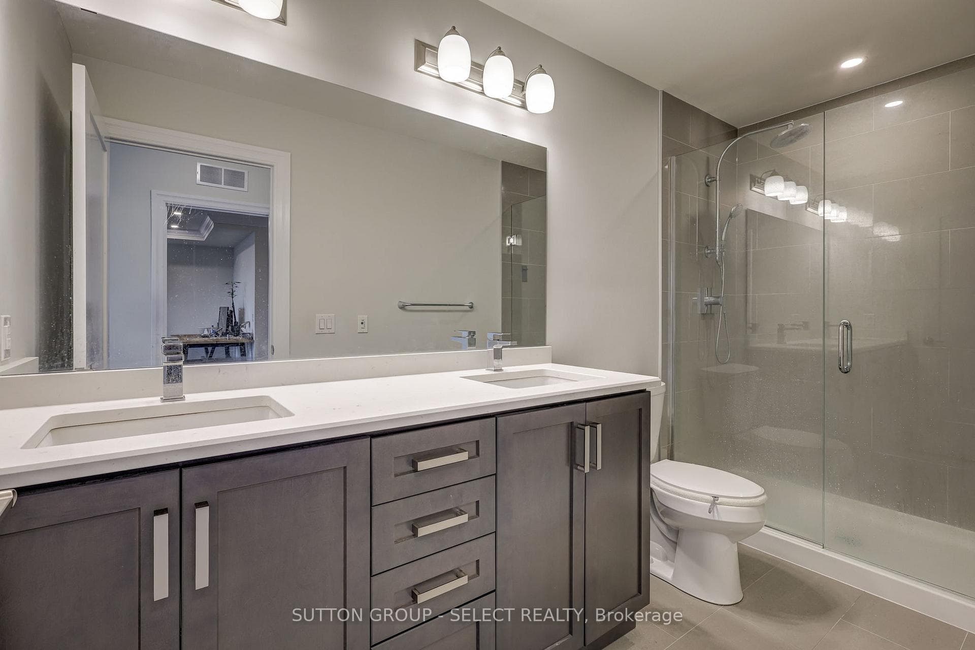 Primary ensuite bath