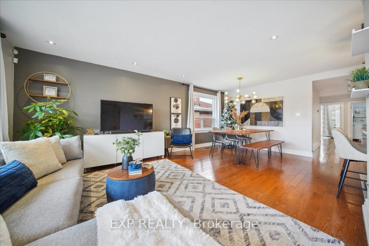 137 Kingsview Boulevard photo 12
