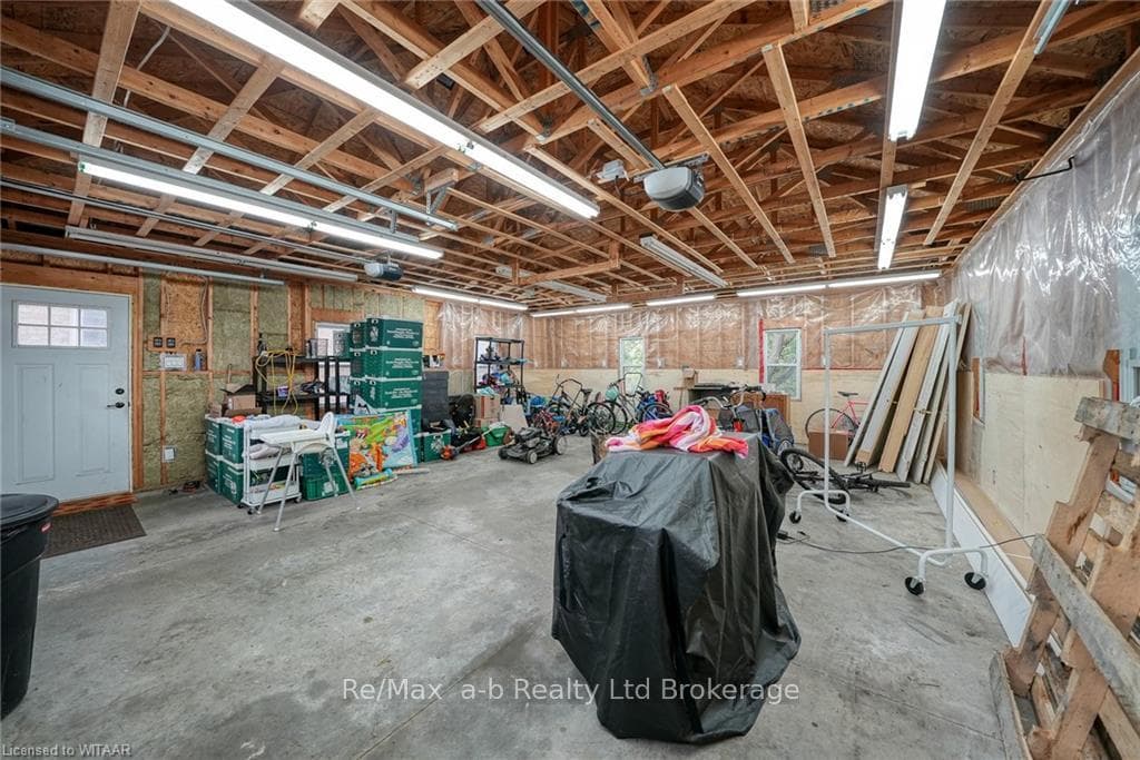 392 KING STREET WEST Street photo 41